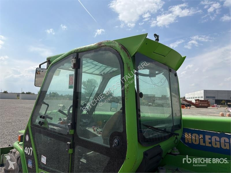 Телескопічний навантажувач Merlo P40.17