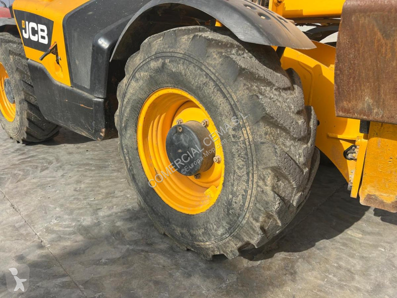 Chariot télescopique JCB