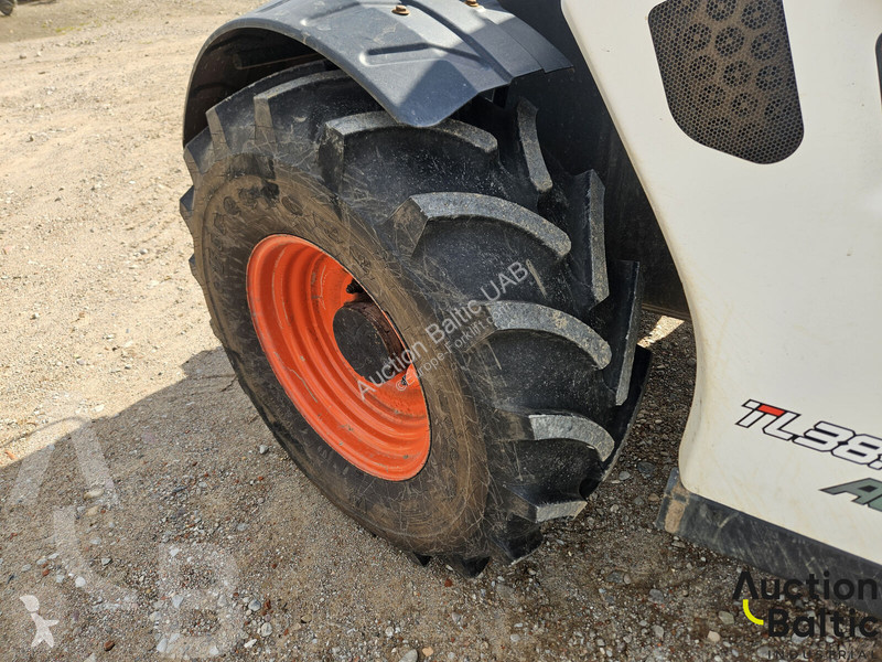 Încărcător telescopic Bobcat TL38 70X
