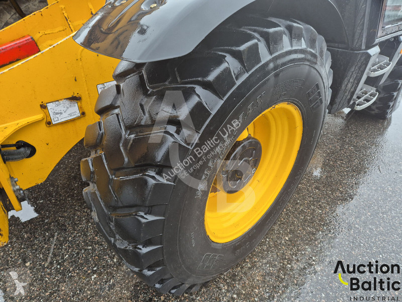 Teleskopický vozík JCB 540V180