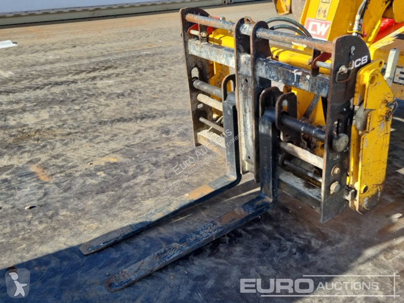 Teleskopický vozík JCB 540-140 Hi Viz