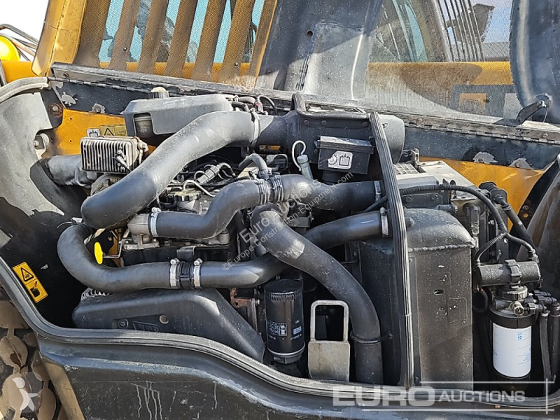Teleskopický vozík JCB 560-80