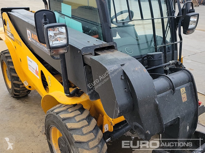 Teleskopický vozík JCB 520-40