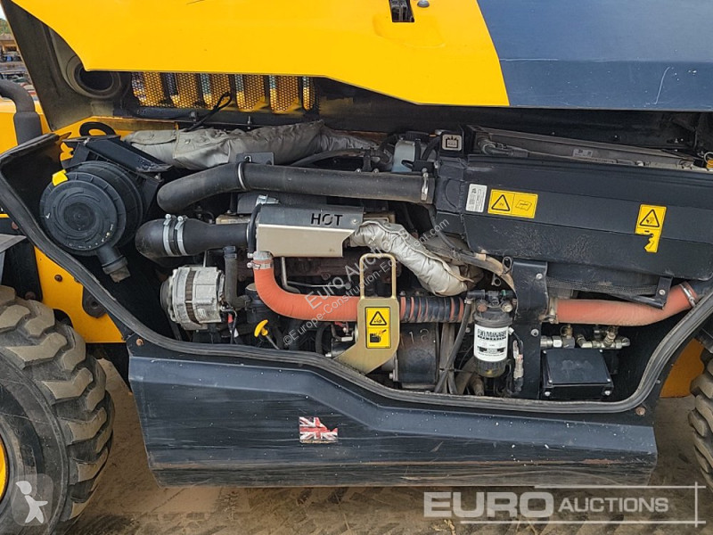 Teleskopický vozík JCB 525-60 Hi Viz
