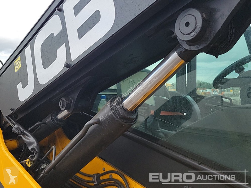 Încărcător telescopic JCB