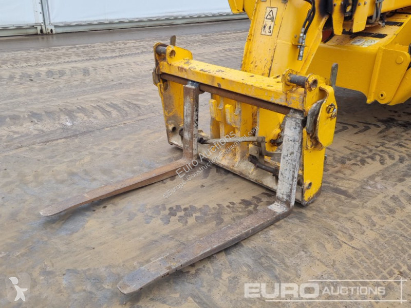 Teleskopický vozík JCB 535-140 Hi Viz