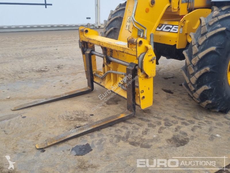 Teleskopický vozík JCB 535-95