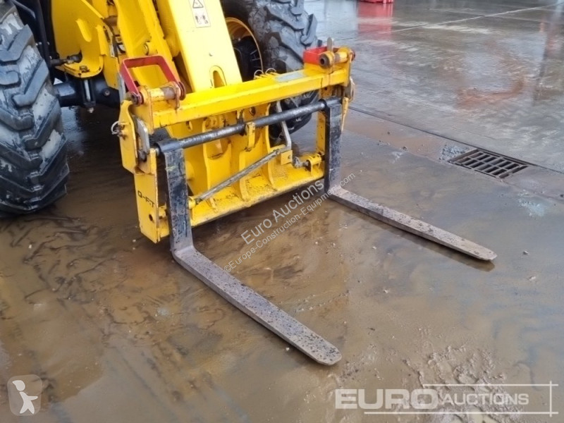 Teleskopický vozík JCB 531-70