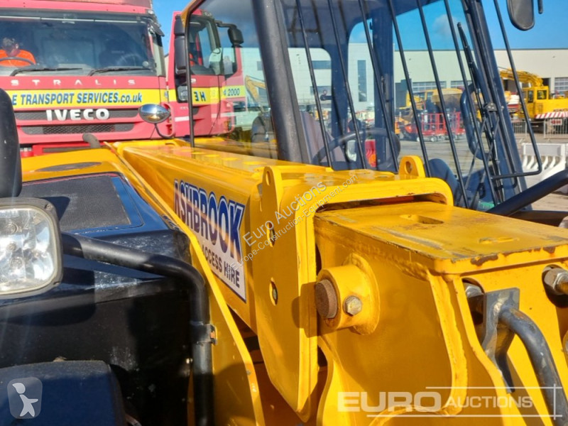Teleskopický vozík JCB 525-60 Hi Viz