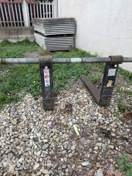 رافعة شوكية تلسكوبية JCB