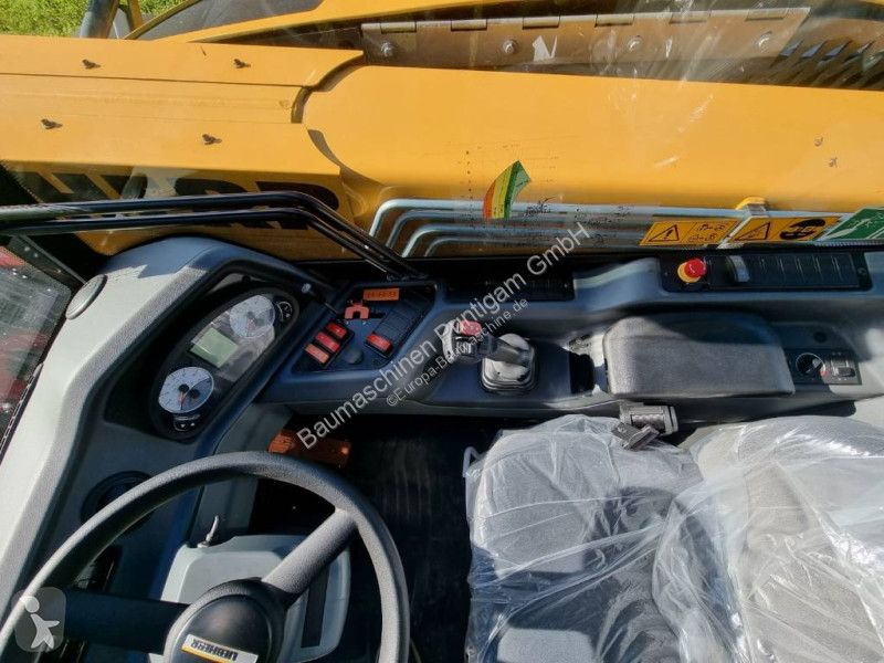 رافعة شوكية تلسكوبية Liebherr T 32-7