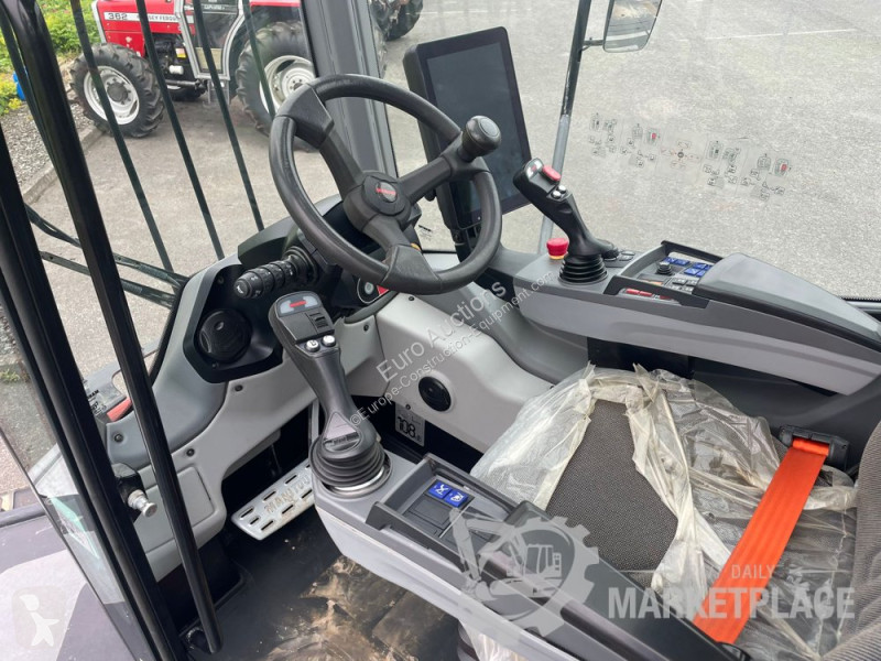 Телескопічний навантажувач Manitou MRT 3060