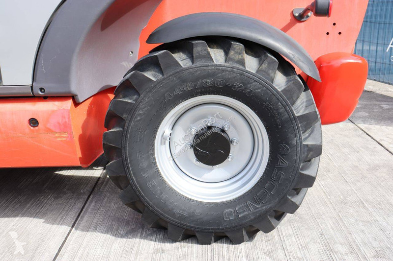 Телескопический погрузчик Manitou