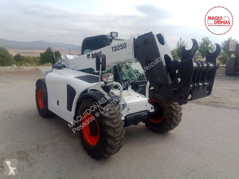رافعة شوكية تلسكوبية Bobcat