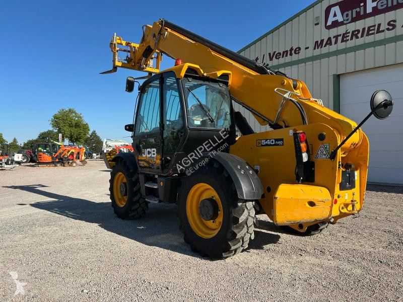 Încărcător telescopic JCB