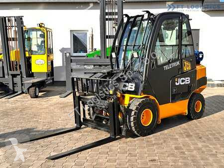 Încărcător telescopic JCB