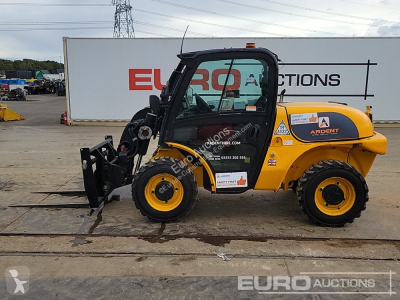 Teleskopický vozík JCB 520-40