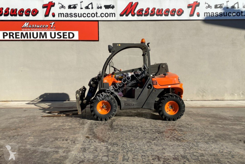 Teleskoplastare Ausa T144