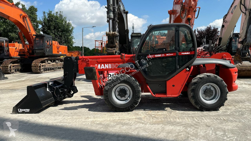 Teleskopický manipulátor Manitou MVT 1332SL 4X4