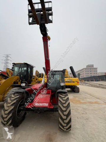 رافعة شوكية تلسكوبية ثابتة Manitou