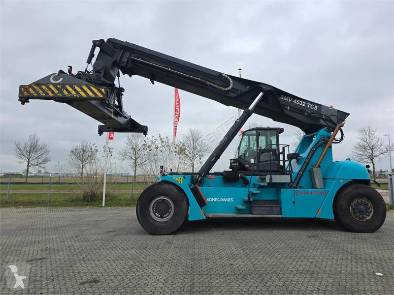 Teleskopický manipulátor Konecranes SMV 4532 TC5