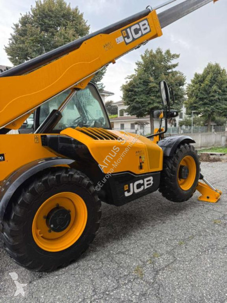 رافعة شوكية تلسكوبية JCB