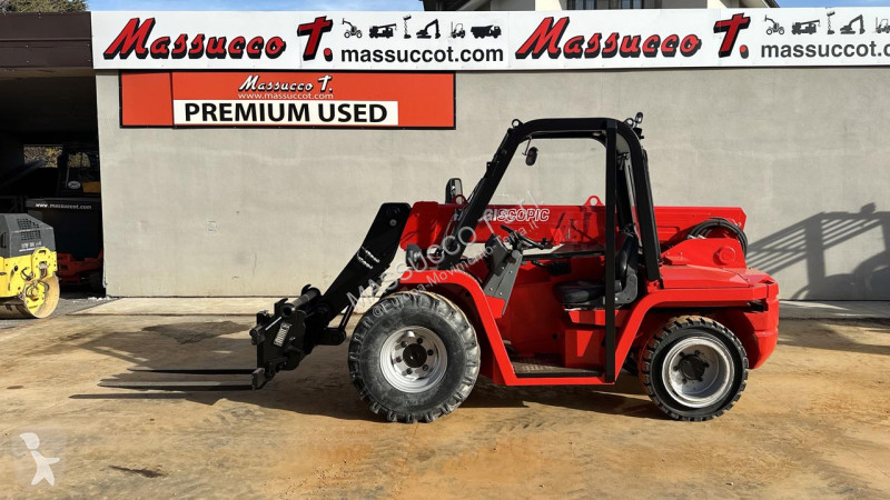 Teleskopický manipulátor Manitou BT 420 4x4