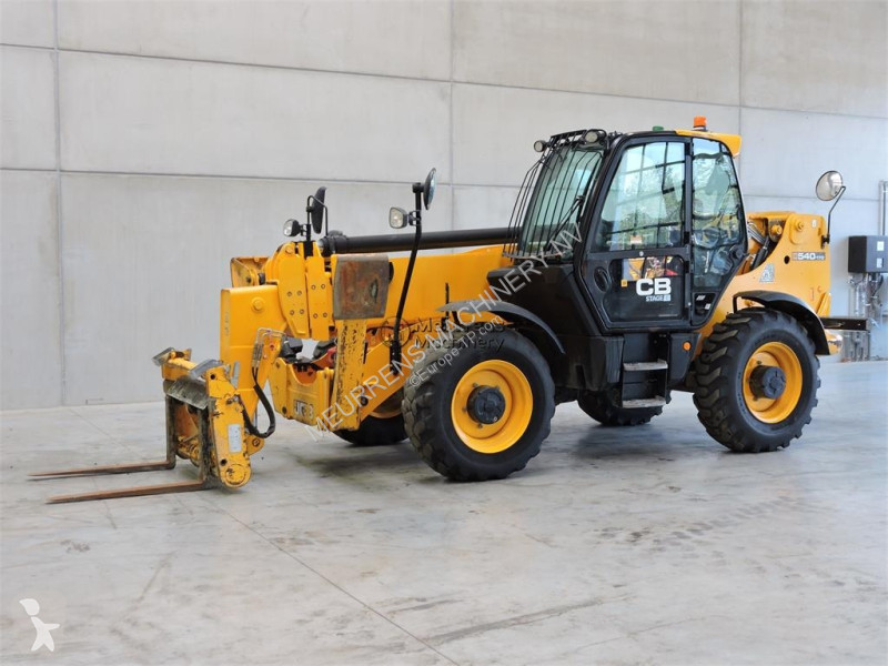 رافعة شوكية تلسكوبية JCB