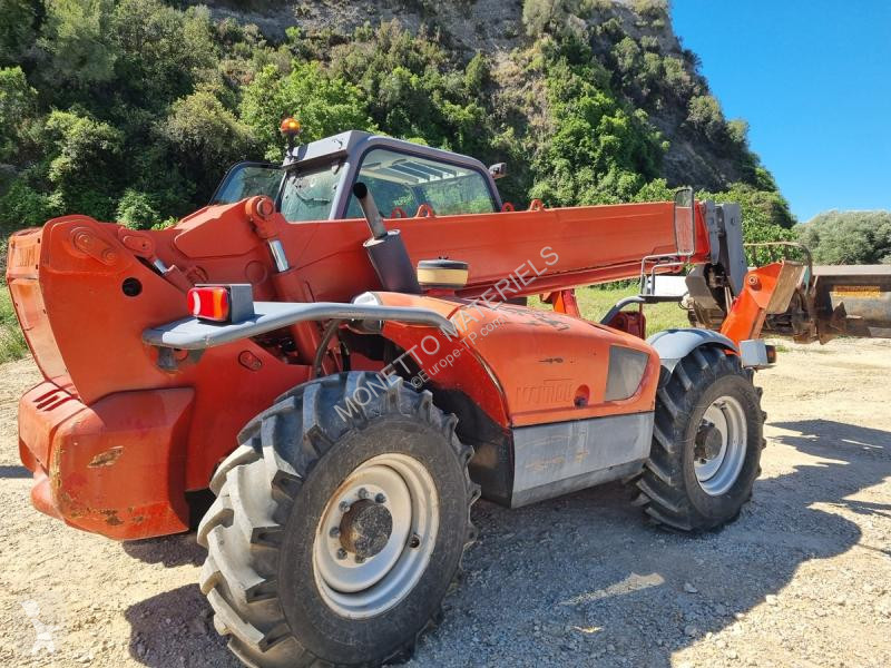 رافعة شوكية تلسكوبية Manitou SLT
