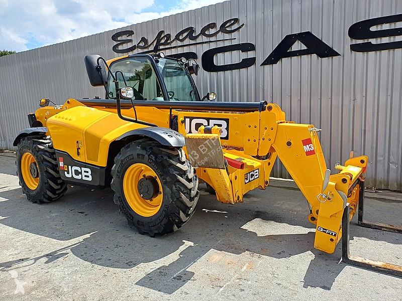 رافعة شوكية تلسكوبية JCB