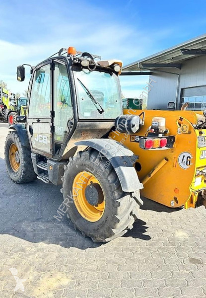 رافعة شوكية تلسكوبية JCB