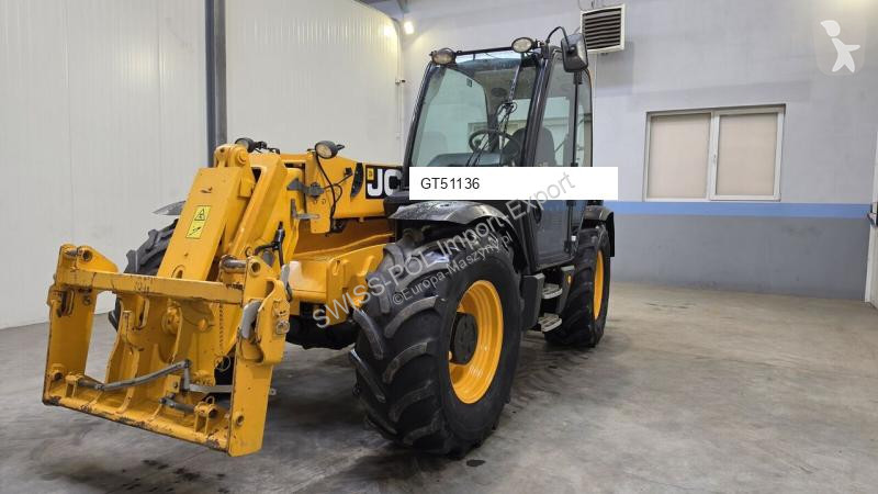 رافعة شوكية تلسكوبية JCB