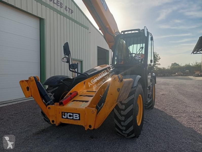 رافعة شوكية تلسكوبية JCB