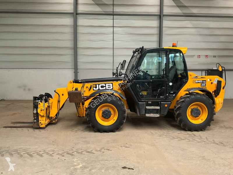 رافعة شوكية تلسكوبية JCB