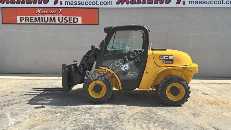 رافعة شوكية تلسكوبية JCB 4x4