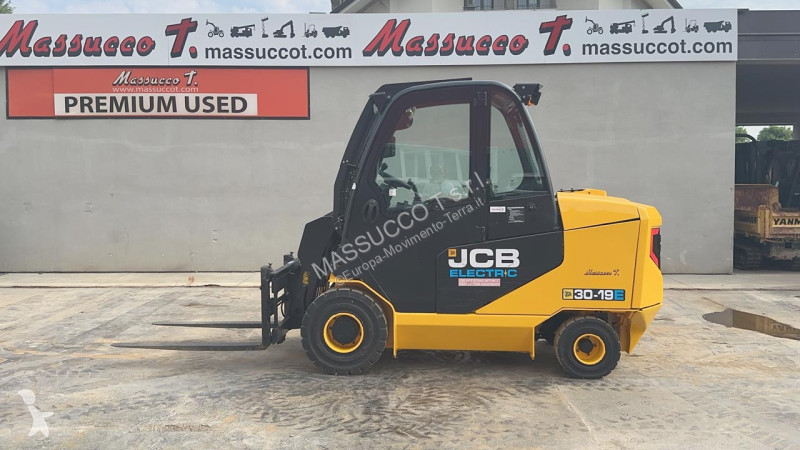 Sollevatori telescopici JCB 30-19E 4x2