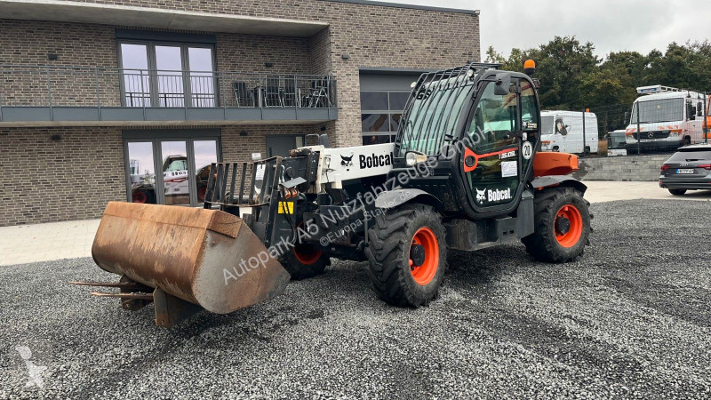 رافعة شوكية تلسكوبية Bobcat T35.105LB...