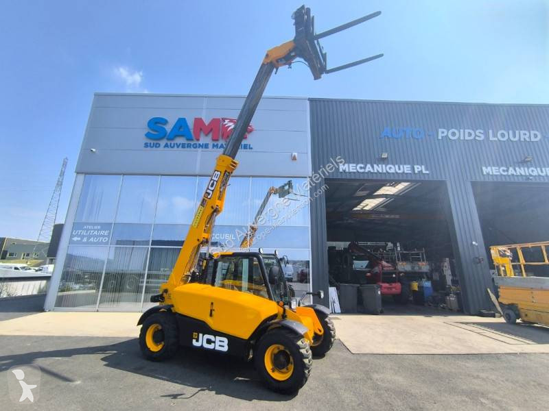 Телескопичен товарач JCB 525-60