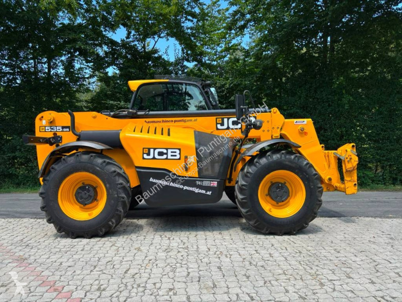 رافعة شوكية تلسكوبية JCB
