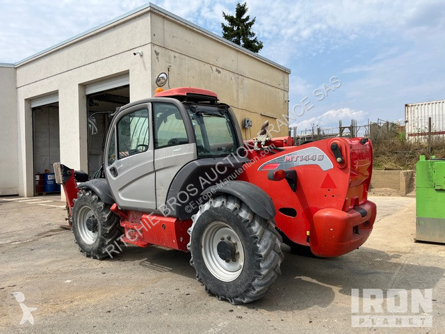 رافعة شوكية تلسكوبية Manitou