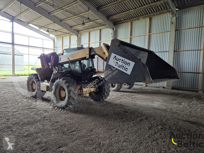 Teleskopický vozík JCB 535-67