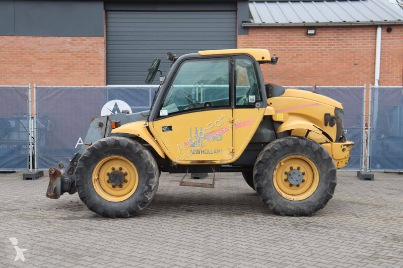 Телескопичен товарач New Holland LM 410
