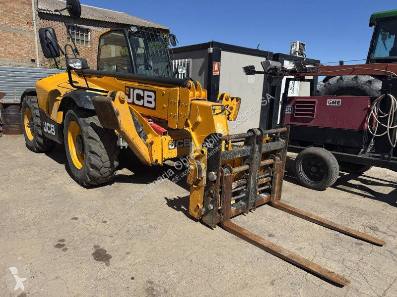伸缩臂叉车 JCB