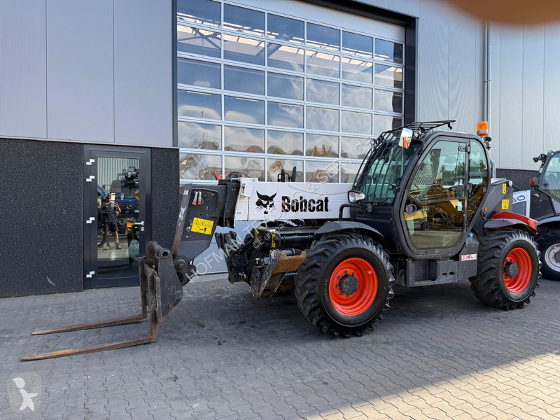 رافعة شوكية تلسكوبية Bobcat