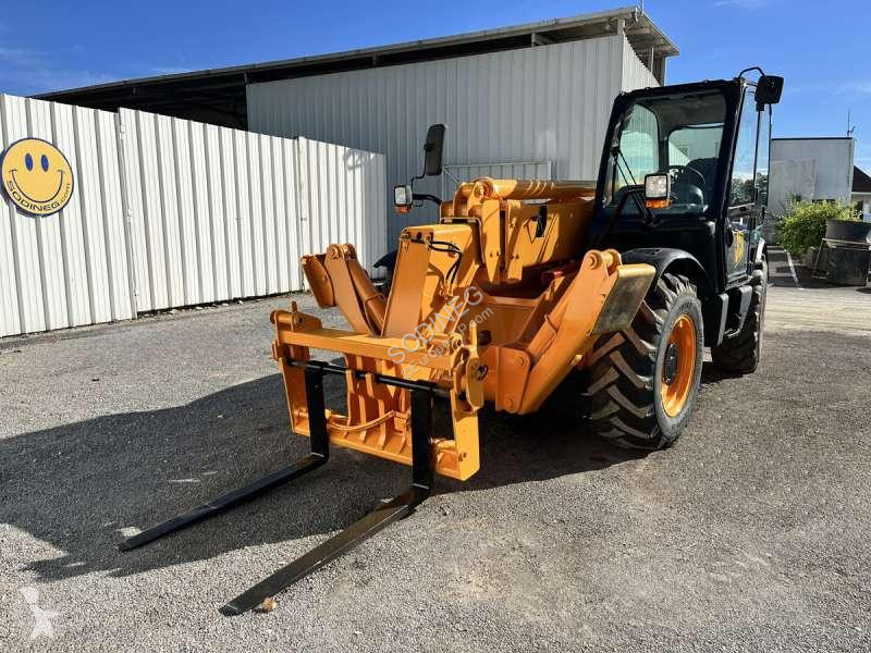 Chariot télescopique JCB