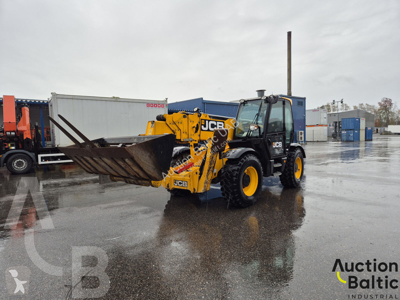 Teleskopický vozík JCB 540V180
