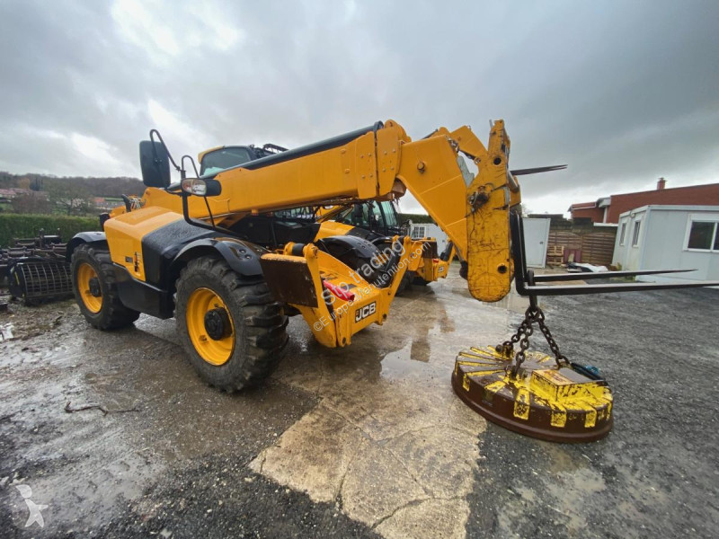 Încărcător telescopic JCB