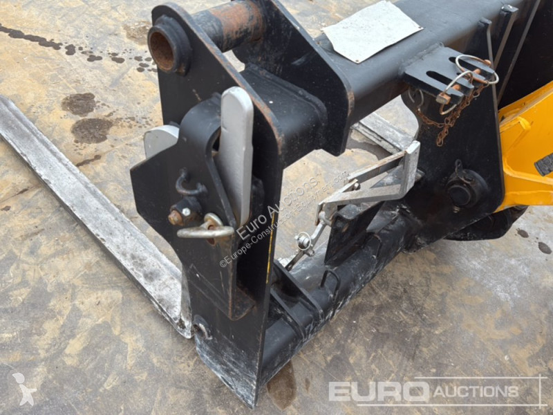 رافعة شوكية تلسكوبية JCB 525-60 Hi Viz