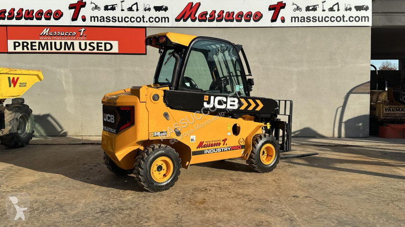 رافعة شوكية تلسكوبية JCB 35-26D 4x4