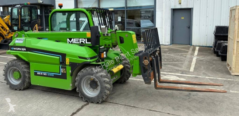 رافعة شوكية تلسكوبية Merlo EW 25.5-90